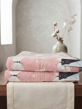 NWT Style Sanctuary Pink Butterfly Bath Towel Set of 2
